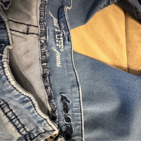 Cowgirl Tuff- cute relax fit jeans! - Picture 4 of 5